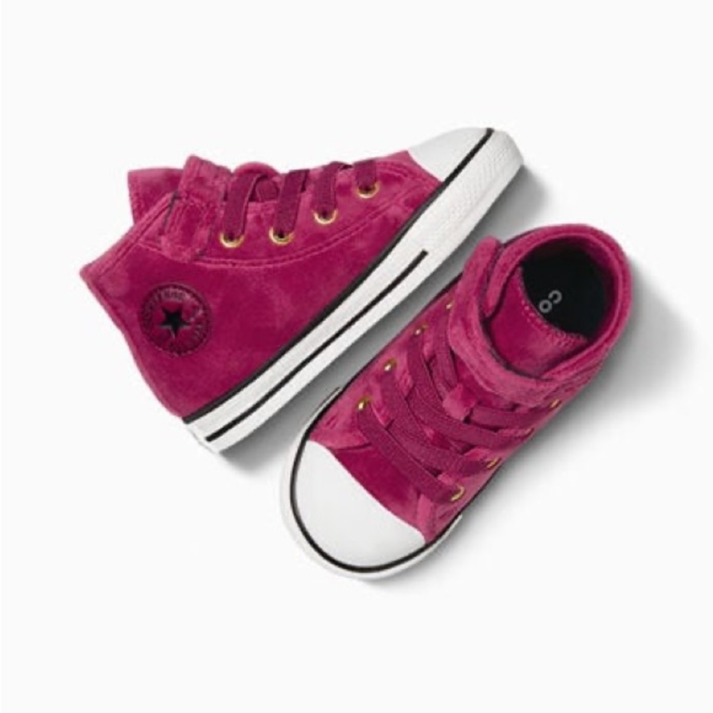 Converse Chuck Taylor All Star Easy On Velvet Baby Sneaker- NWOT